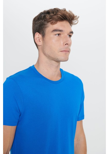 Erkek Saks Mavi %100 Pamuk Slim Fit Dar Kesim Bisiklet Yaka Tişört