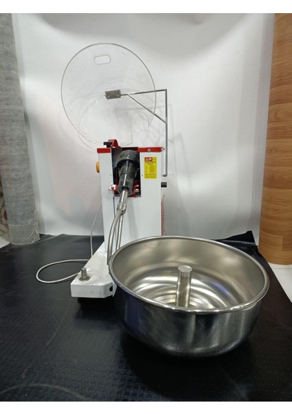 Kapaklı Hamur Karma Makinası 35 kg Un 15 Lt Su 50 kg Kapasiteli modelleri