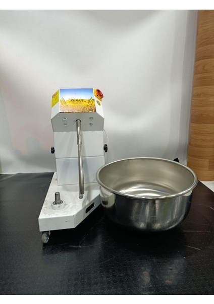 Profesyonel Hamur Karma Makinası 10 kg Un 5 Lt Su 15 kg Kapasiteli modelleri