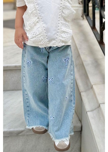 Kız Çocuk Jean Pantolon Fiyonk Nakışlı Paça Kısmı Püskül Detaylı 3-7 Yaş, Açık Mavi