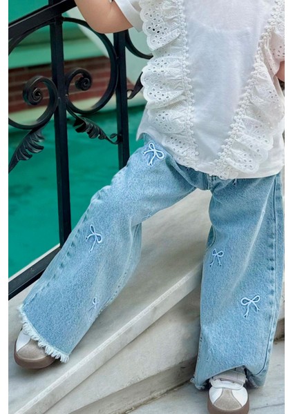 Kız Çocuk Jean Pantolon Fiyonk Nakışlı Paça Kısmı Püskül Detaylı 3-7 Yaş, Açık Mavi modelleri