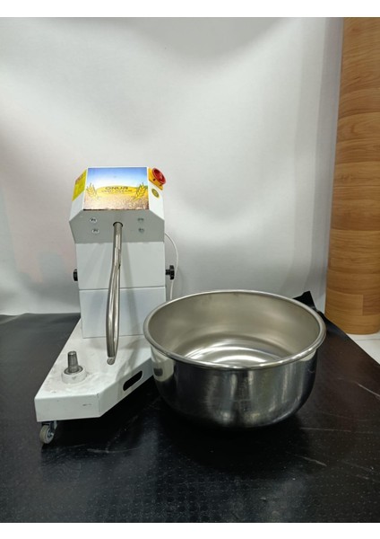 Profesyonel Hamur Karma Makinası 25 kg Un 10 Lt Su 35 kg Kapasiteli modelleri