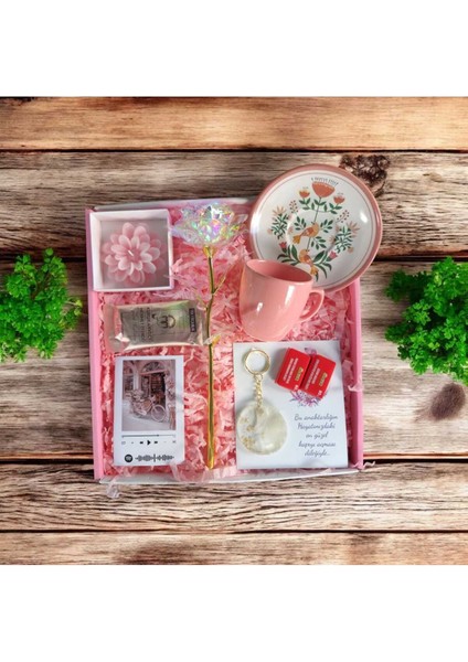 Elite Pembe Çiçekli Fincan Seti Sonsuzluk Gülü Kişiye Özel Fotograf Mum Epoksi Anah. Hediye Seti 1 Adet modelleri