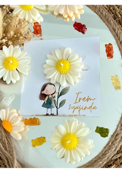 Elite 10 Adet Özel Tasarlanmış Kart ve Papatya Mum. Bebek Doğum, Babyshower, Doğum Günü, Hediyelik 1 Adet