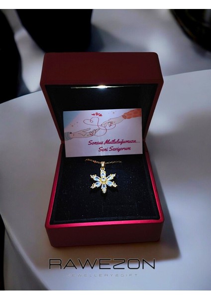 Elite Işıklı Kırmızı Renk Hediye Kutulu Çelik Gold Zincirli Lotus Çiçeği Kolye- Sevgiliye Arkadaşa Hediye 1 Adet