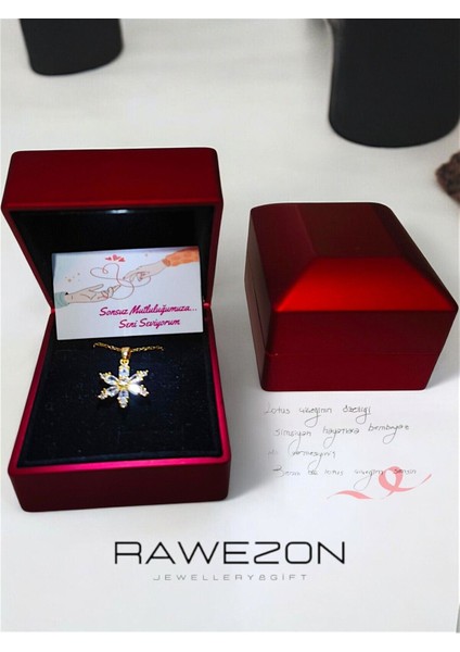 Elite Işıklı Kırmızı Renk Hediye Kutulu Çelik Gold Zincirli Lotus Çiçeği Kolye- Sevgiliye Arkadaşa Hediye 1 Adet fırsatları