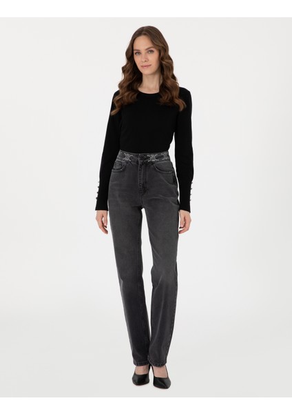 Kadın Siyah Slim Fit Basic Kazak 50310735-VR046 fırsatları