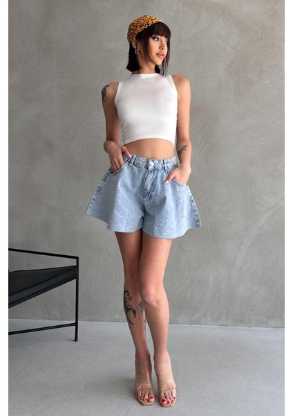 Taş Detaylı Dikişsiz Geniş Paça Denim Şort fiyatları