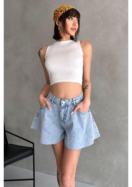 Taş Detaylı Dikişsiz Geniş Paça Denim Şort indirimleri
