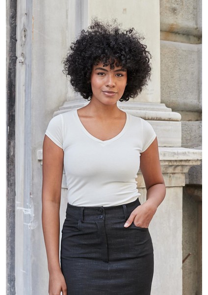 V Yaka Kısa Kol Likralı Pamuk Kumaş Body-Krem modelleri