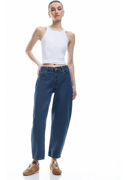 Yeni Sezon Pamuklu Rahat Kalıp Cepli Barrel Fit Jean Pantolon