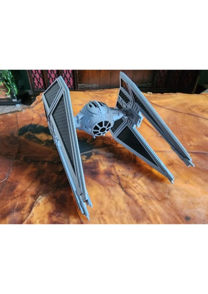 Tıe Interceptor Modeli – Star Wars Koleksiyon Ürünü