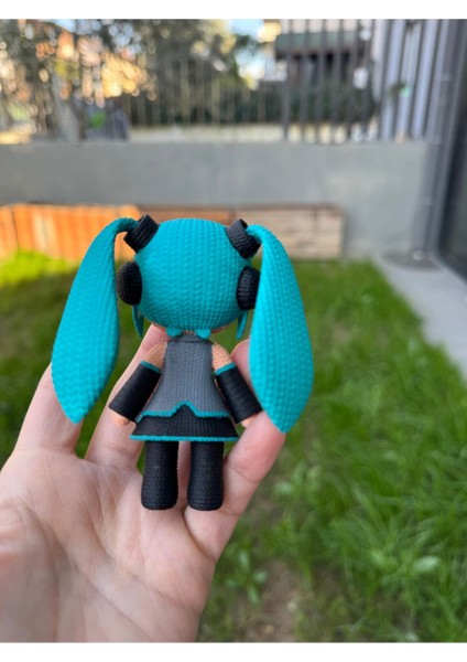 Hatsune Miku Örgü Desenli Pla Dekoratif Model (Boyalı Özel Tasarım)