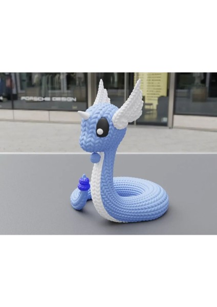 Örgü Stil Dragonair Figürü – Sevimli ve Nostaljik Tasarım