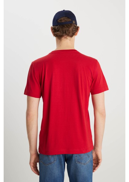 Regular Fit Small Logo Kırmızı Erkek T-Shirt MW70MD33UU fırsatları