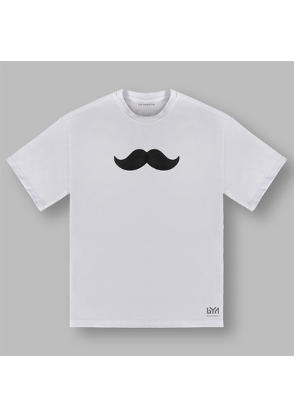 Minimalist Bıyık Baskılı Beyaz Oversize Tişört