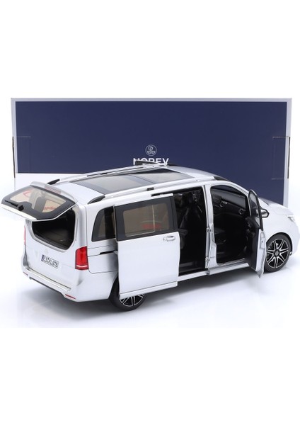 Mercedes-Benz V Class Amg-Line Minibus 1/18 Beyaz