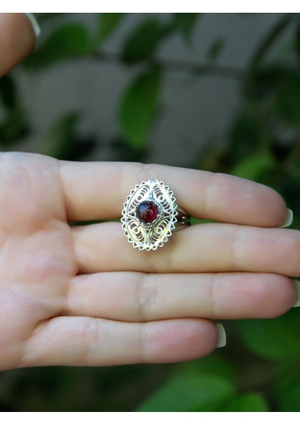 Doğal Taş Garnet (Lal) Doğal Taşlı Telkari Modelli Kadın Ayarlanabilir Gümüş Kaplama Yüzük EUY65GR modelleri