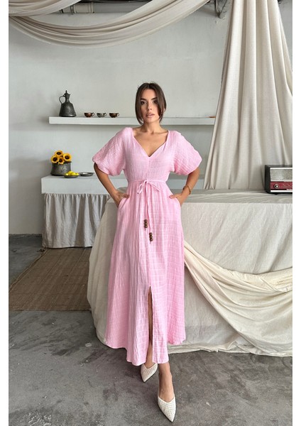 V Yaka Bel Boncuk Bağlamalı Müslin Elbise Yırtmaç Detaylı - Pembe
