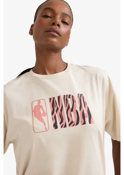 fit Nba Wordmark Oversize Fit Bisiklet Yaka Kısa Kollu TIŞÖRT E3845AX25SM fırsatları