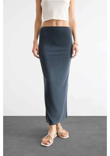 Slim Fit Dar Kesim Yırtmaçlı Midi Etek F8335AX25SM