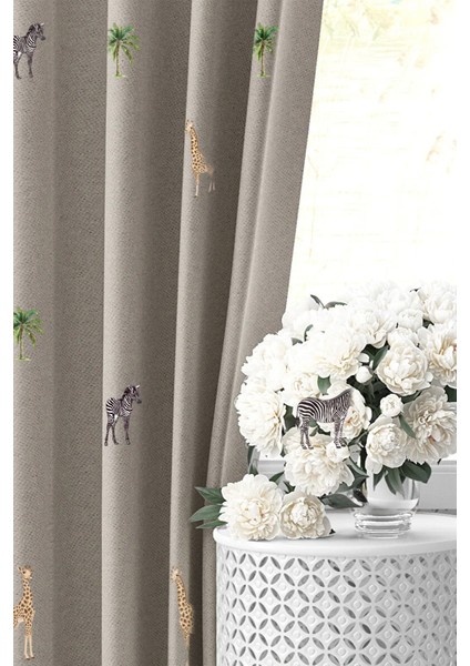Aslanlı Zürafalı Zebralı Desenli Çocuk Odası Blackout Fon Perde modelleri