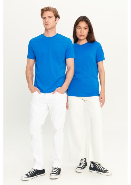 Erkek Saks Mavi %100 Pamuk Slim Fit Dar Kesim Bisiklet Yaka Tişört