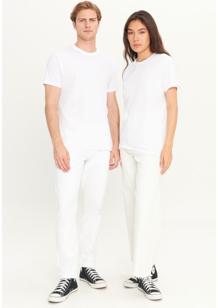 Erkek Beyaz %100 Pamuk Slim Fit Dar Kesim Bisiklet Yaka Tişört