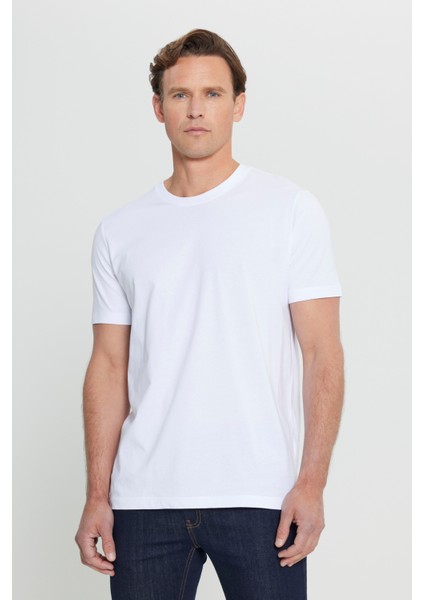Erkek Beyaz %100 Pamuk Slim Fit Dar Kesim Bisiklet Yaka Tişört