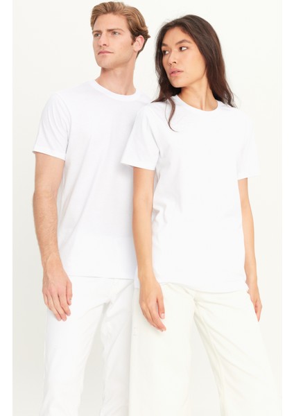 Erkek Beyaz %100 Pamuk Slim Fit Dar Kesim Bisiklet Yaka Tişört