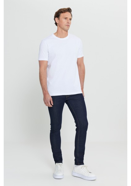 Erkek Beyaz %100 Pamuk Slim Fit Dar Kesim Bisiklet Yaka Tişört