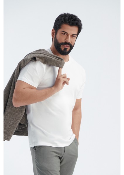 Erkek Beyaz %100 Pamuk Slim Fit Dar Kesim Bisiklet Yaka Tişört