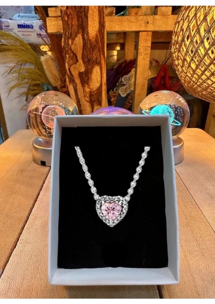 Elite 3D Satürn Kız Renk Değiştiren Kar Küresi ve Pembe Çelik Kalp Kolye Özel Gün Hediye 1 Adet