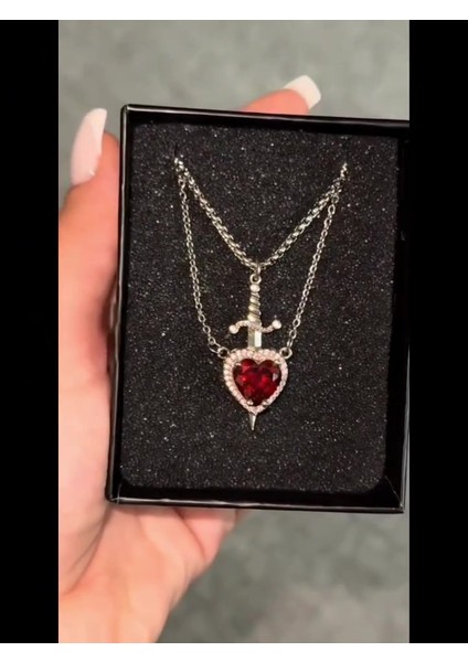 Kararmaz Çelik Kalp Kılıç Kolye ve Kokulu Pembe Lotus Mum Hediye Seti Pamuk Prenses ve Avcı Kolye 1 Adet