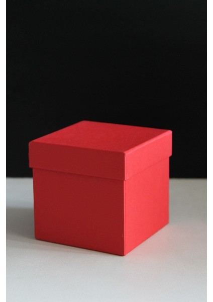 Kırmızı Mini Küçük Kare Sert Hediye Kutusu Hediyelik Kutu 10X10 cm 1 Adet