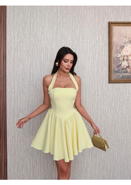 Boyundan Bağlamalı Mini Elbise