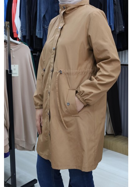 Kolu Lastikli Fermuarlı Trenç