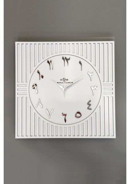 Kare Çizgi Desenli Arapça Rakam Dekoratif Beyaz & Gümüş Duvar Saati 50X50CM modelleri