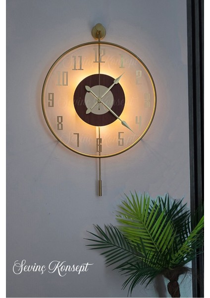 Led'li Golden Latin Face Büyük Boy (50 x 75 Cm) Modern Dekoratif Sarkaçlı Metal Duvar Saati