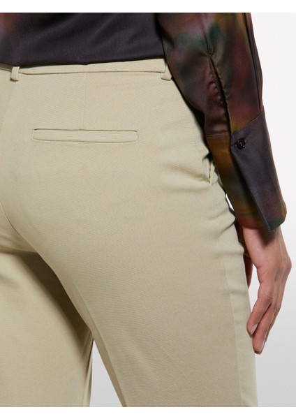 Streç Pamuklu Arkası Biyeli Cepli Pantolon Kadın Kum Rengi Pantolon - 325P49MALE02X fırsatları
