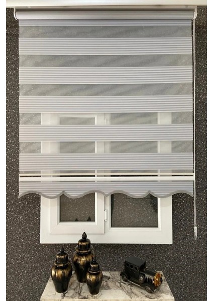 Gri Renkli Pilesiz Stor Zebra Perde 10 cm Etek Dilimli Salon Kullanımı İçin