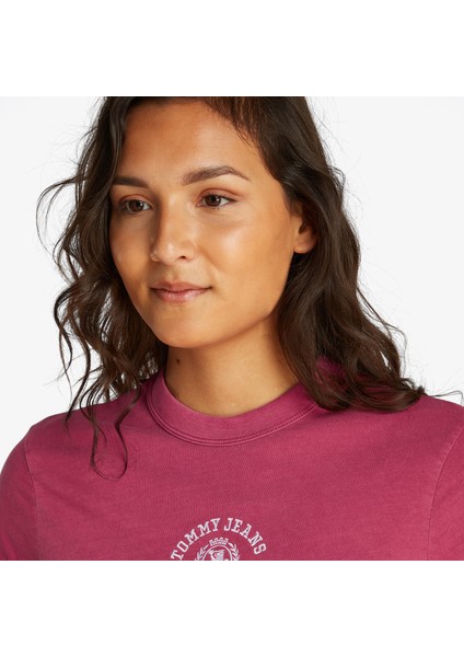 Tommy Jeans Regular Varsity Crew Kadın Kırmızı T-Shirt.xıp