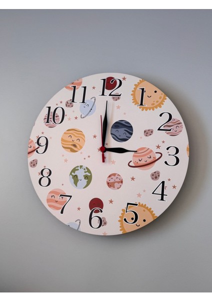 Dekoratif Ahşap Baskılı Uzay Gezegen Temalı Duvar Saati modelleri
