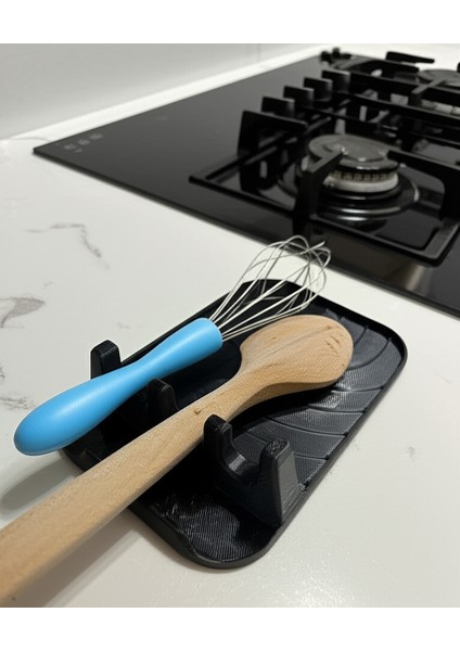 Isıya Dayanıklı Petg Kaşık ve Tencere Kapak Altlığı – Kaşıklık - 2’si 1 Arada Pratik Tasarım!