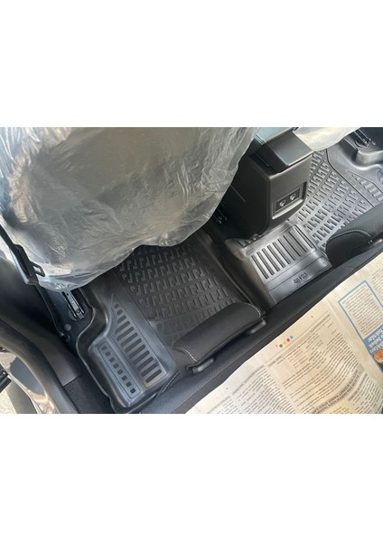 Dacia Duster 2023 ve Sonrası Için 3D Havuzlu Paspas