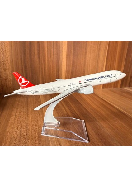Boeing 737-800 Thy Metal Model Uçak (1/250) – Kişiye Özel Isim Yazılı, Şık Dekoratif ve Koleksiyonl