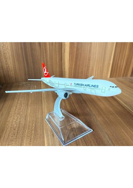 Boeing 737-800 Thy Metal Model Uçak (1/250) – Kişiye Özel Isim Yazılı, Şık Dekoratif ve Koleksiyonl modelleri