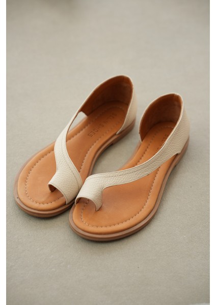 Herby Asimetrik Kesim Parmak Arası Hakiki Deri Kadın Sandalet- Ekru