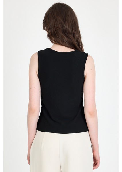 Siyah Düğme Detaylı V Yaka Bluz 018 indirimleri