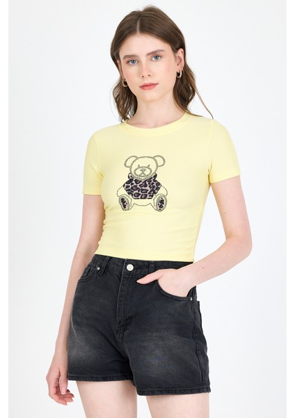 Sarı Ayıcık Baskılı Leopar Detaylı Slim Fit Crop Tişört 0549